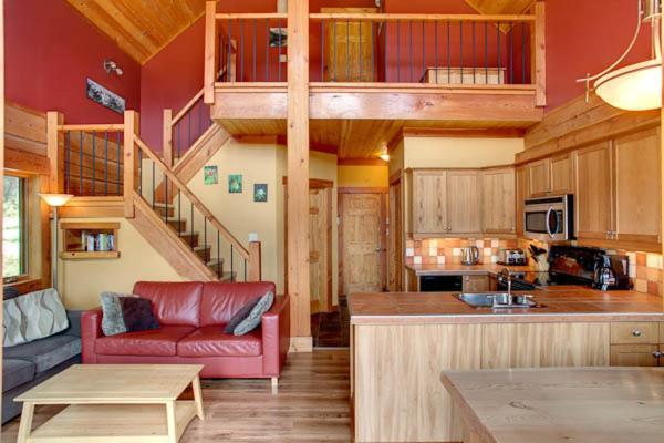 Mount 7 Lodges Голден Номер фото