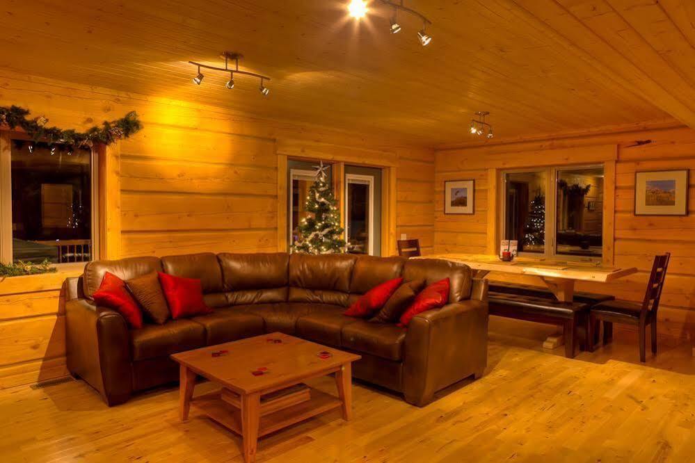 Mount 7 Lodges Голден Экстерьер фото